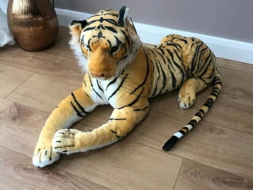 Großer tiger riesig liegend - tiger,