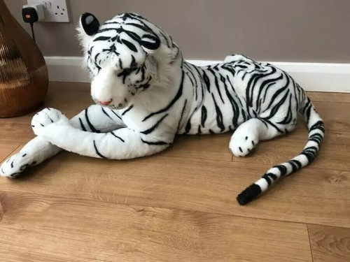 Großer tiger riesig liegend - großer,