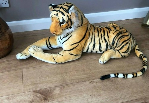 Großer tiger riesig liegend - riesig,